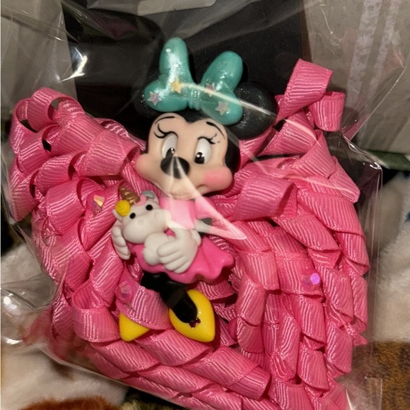 Handmade Bows Disney, Pixar assorted Characters, colors, clay, light weight - Picture 8 of 10